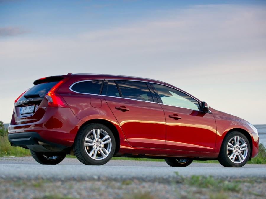  Volvo V60 T3 2010 года  (фото 8 из 8)
